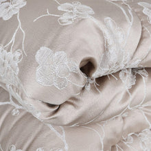 Carica l'immagine nel visualizzatore di Gallery, Piumone Invernale Ramage con cuscino arredo