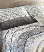 Carica l'immagine nel visualizzatore di Gallery, Completo Letto Oriana  in calda flanella
