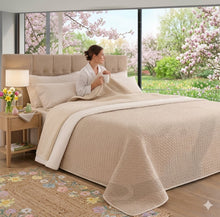 Carica l'immagine nel visualizzatore di Gallery, Copriletto Trapuntato Capri Double-Face
